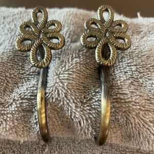 Bronze look 12 shower curtain hooks